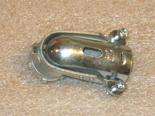 HUBBELL - RACO - 2692 - Squeeze Connector 90 Degree Flex & Armored - E&E Trading