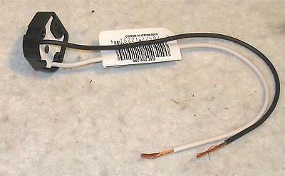 Leviton: 395, Standard Fluorescent Lampholder, Screw Mount, 9" 18-AWM Wire Black - eandetrading.net