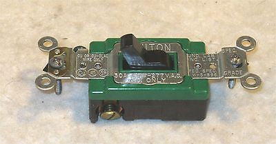 Leviton: 3033-2, 30 Amp, 120/277V, Toggle 3-Way AC Quiet Switch, Brown - eandetrading.net