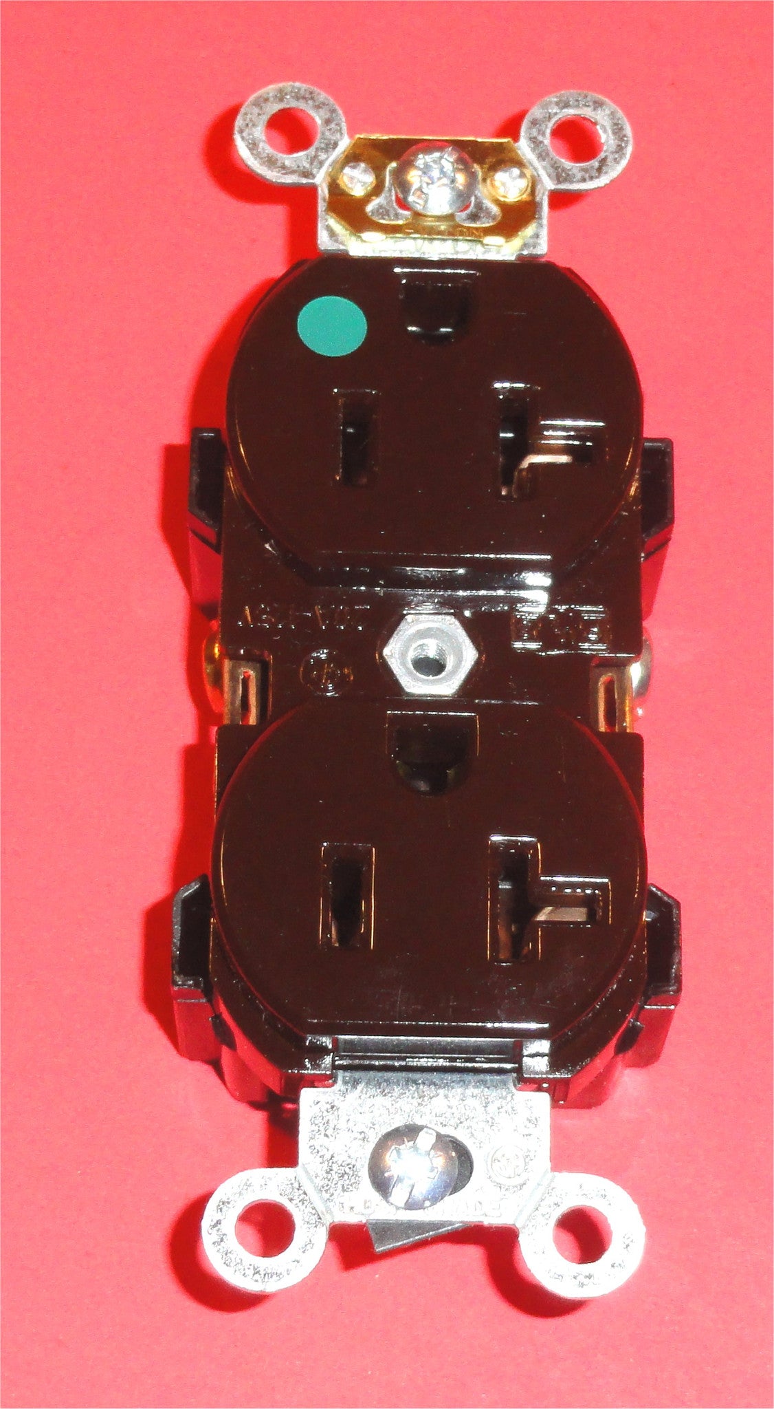 Leviton: 8300-H, 20 Amp, 120 Volt, NEMA 5-20R, 2P, 3W, Hospital Grade - eandetrading.net