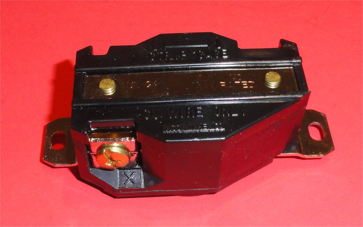 Leviton: 8300-H, 20 Amp, 120 Volt, NEMA 5-20R, 2P, 3W, Hospital Grade - eandetrading.net